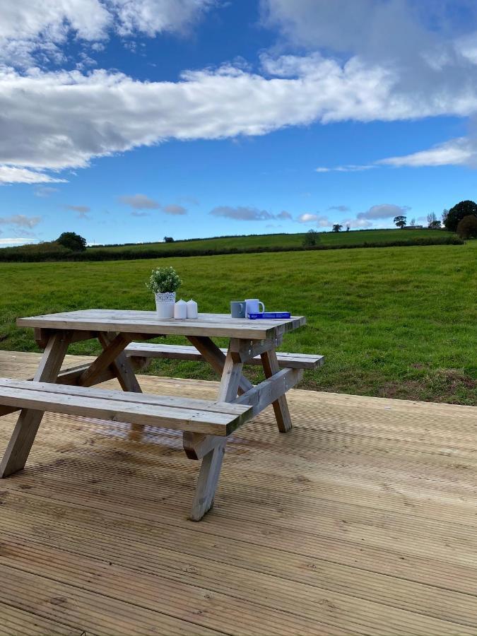 The Old Dairy - Boutique Countryside Cottage At Harrys Cottages Pen-y-Clawdd 外观 照片