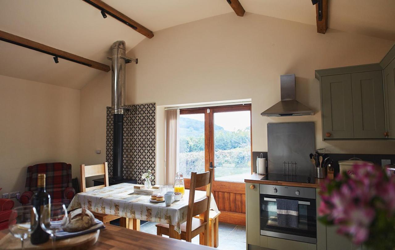 The Old Dairy - Boutique Countryside Cottage At Harrys Cottages Pen-y-Clawdd 外观 照片