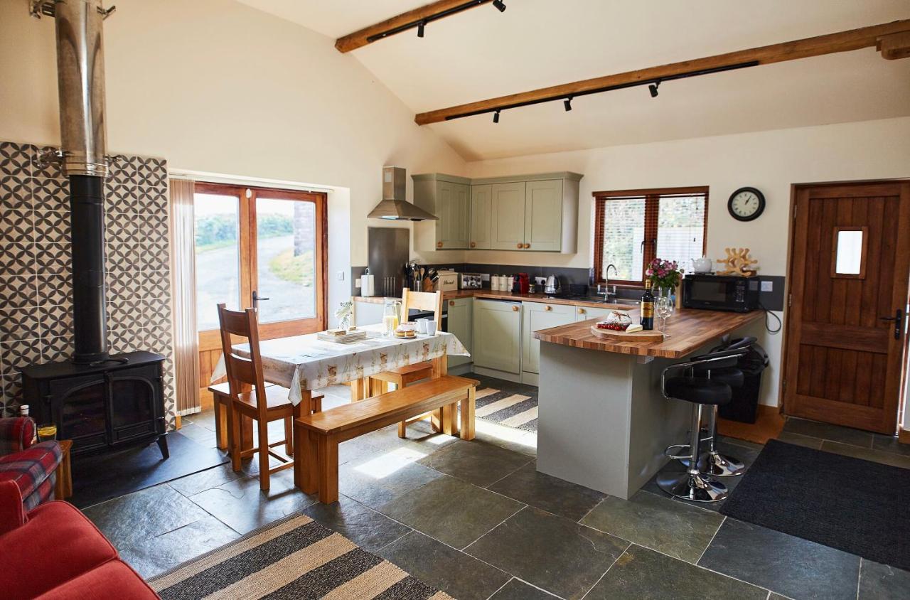 The Old Dairy - Boutique Countryside Cottage At Harrys Cottages Pen-y-Clawdd 外观 照片